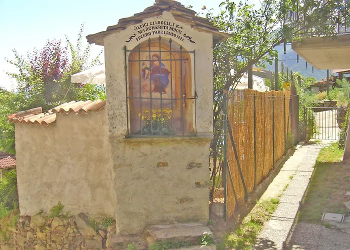 Sangiovese Emiliano Apartment Gravedona